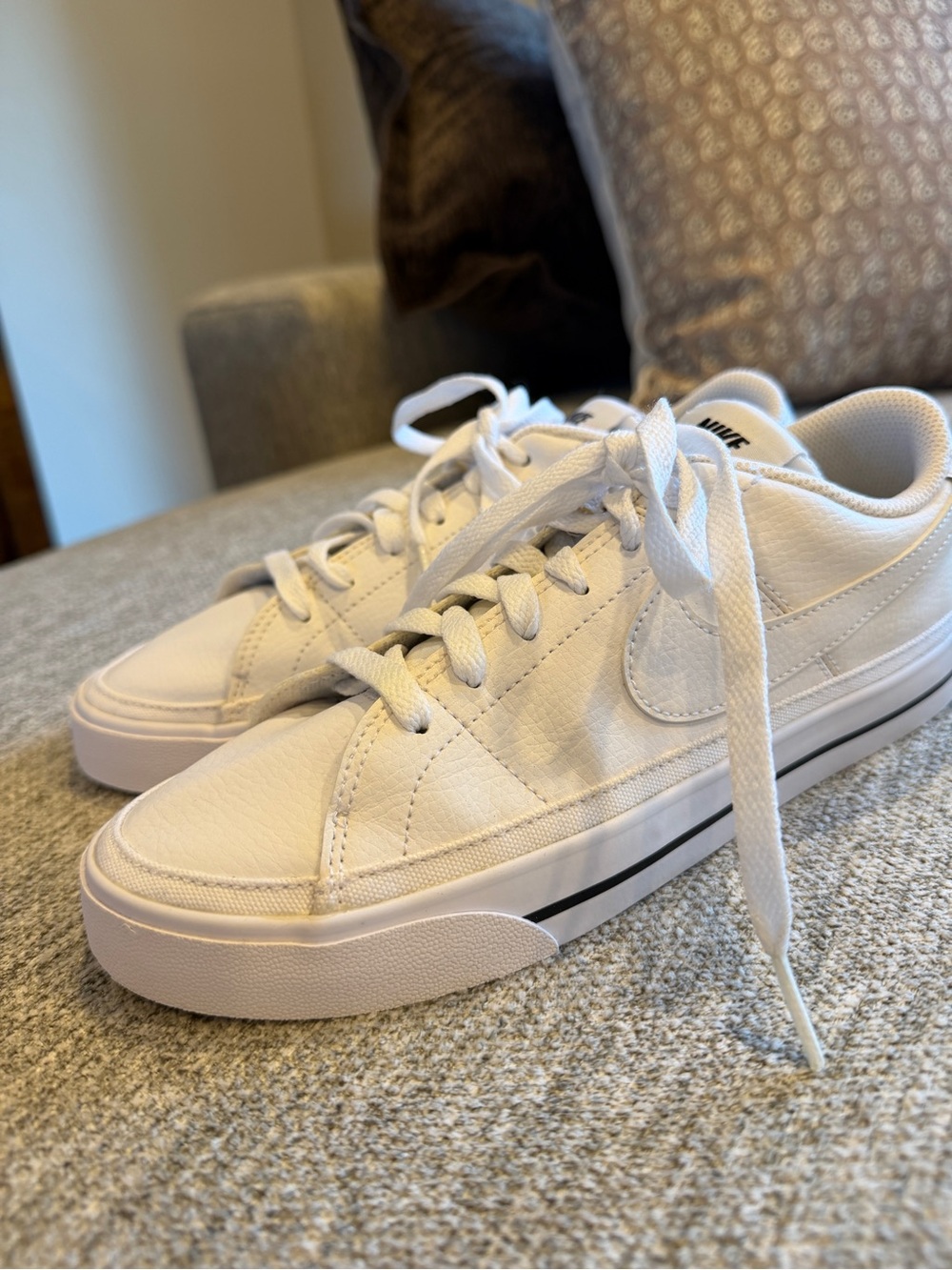 Nike Court Legacy Low Sneakers Size 7.5 LIKE NEW